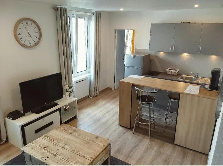 Spacieux T2 Cosy En Face De La Gare Avec Garage ! Бельфор Экстерьер фото